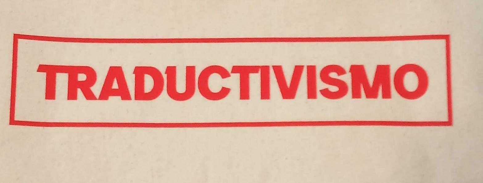 Sobre fondo blanco se ve escrito en rojo la palabra traductivismo.