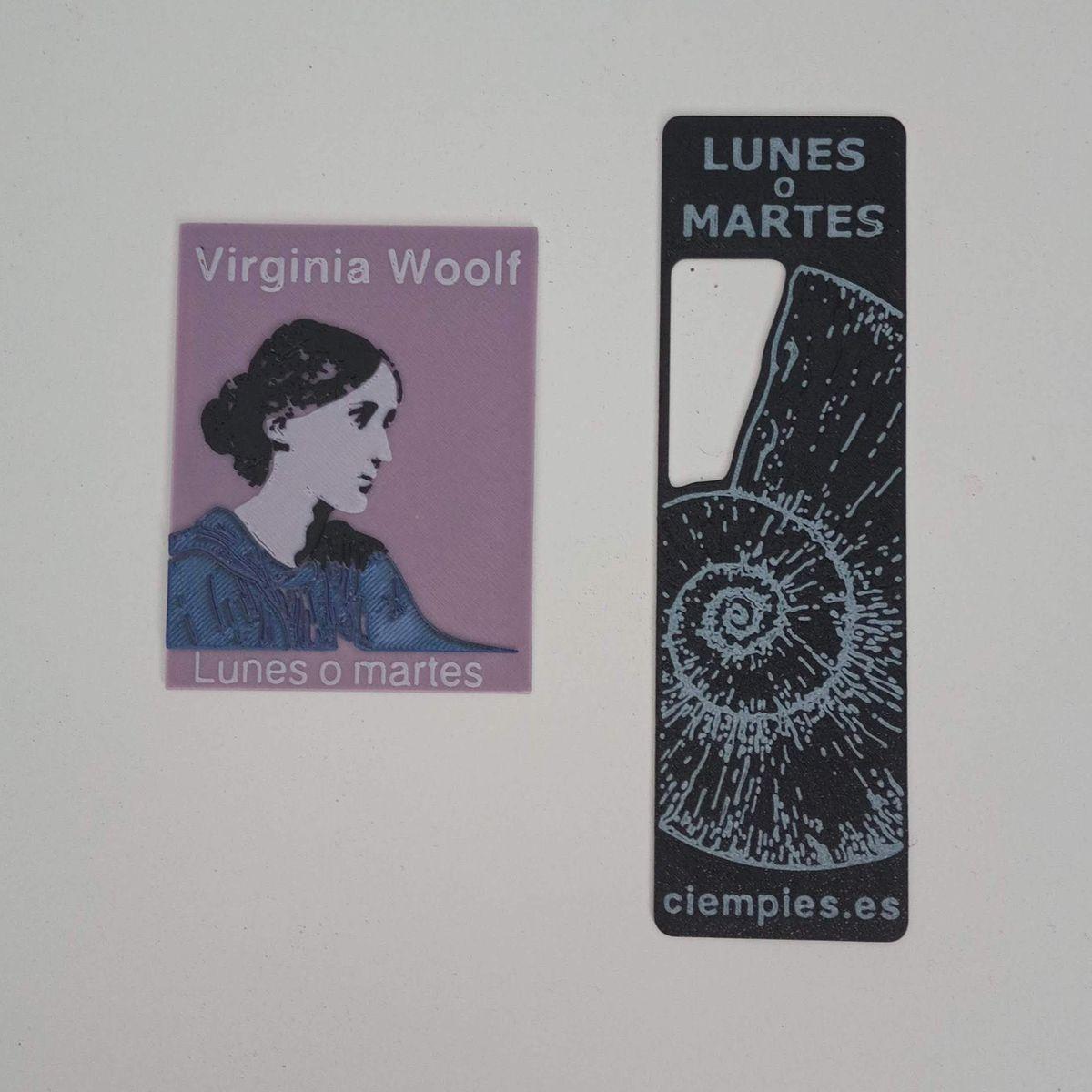 Foto de un imán con la imagen de Virginia Woolf y un señalador modelo caracola del libro «Lunes o martes», editado por Libros del Ciempiés.